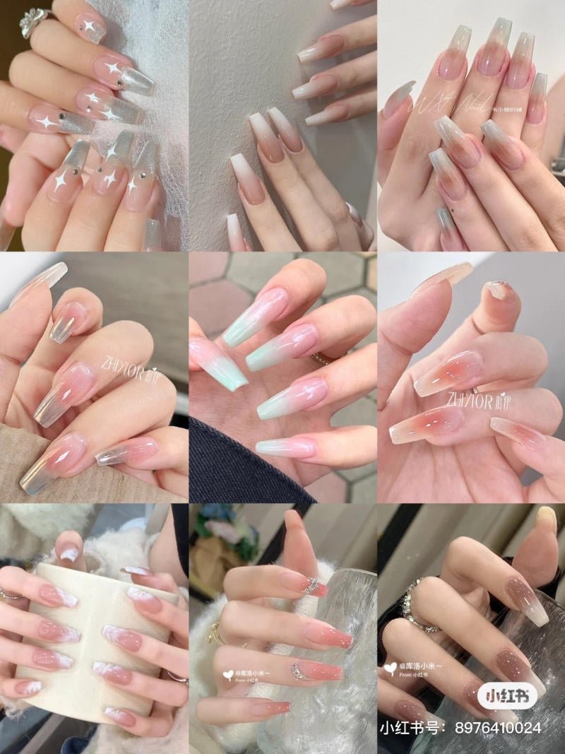 mau-nail-don-gian-cardina__8__a5aafb863b1b44ad917420e049aff941 Bộ sưu tập móng tay nghệ thuật với nhiều kiểu dáng và màu sắc khác nhau, bao gồm hoa văn và màu gradient.